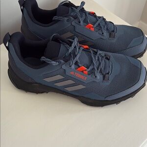 Adidas Terrex Blue with  Gray stripe Hikking Shoes size 11.5